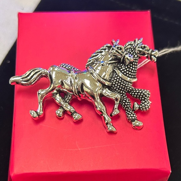Silver Horse Equestrian brooch pin - Picture 1 of 3